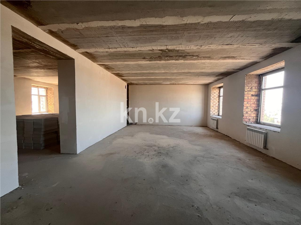 Продажа 4-комнатной квартиры, 118 м², ул. Букетова, дом  3/3 в Караганде - фото 3