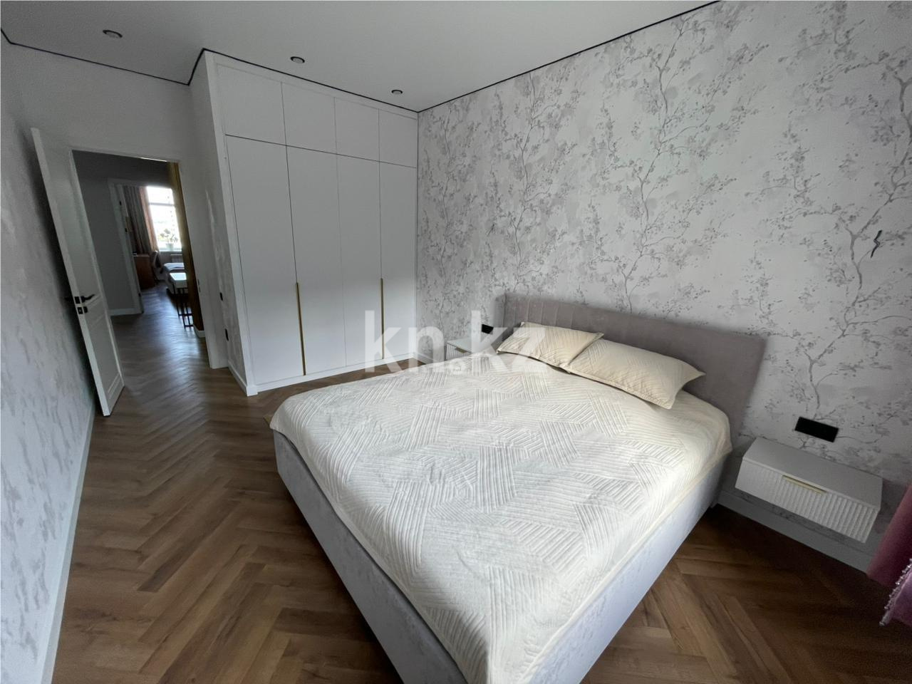 Продажа 4-комнатной квартиры, 111 м² в Караганде