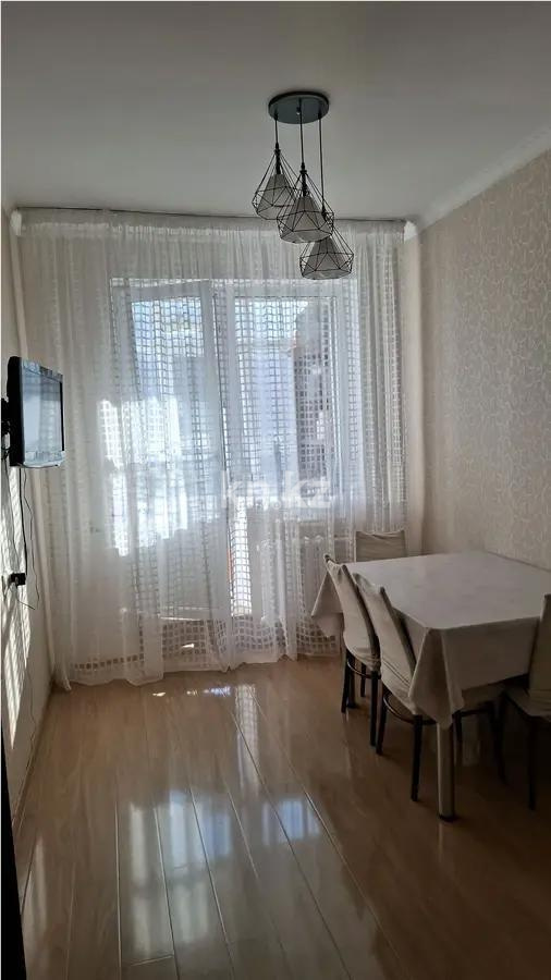 Продажа 2-комнатной квартиры, 75 м², пр. Кошкарбаева, дом  40/1 в Астане - фото 3
