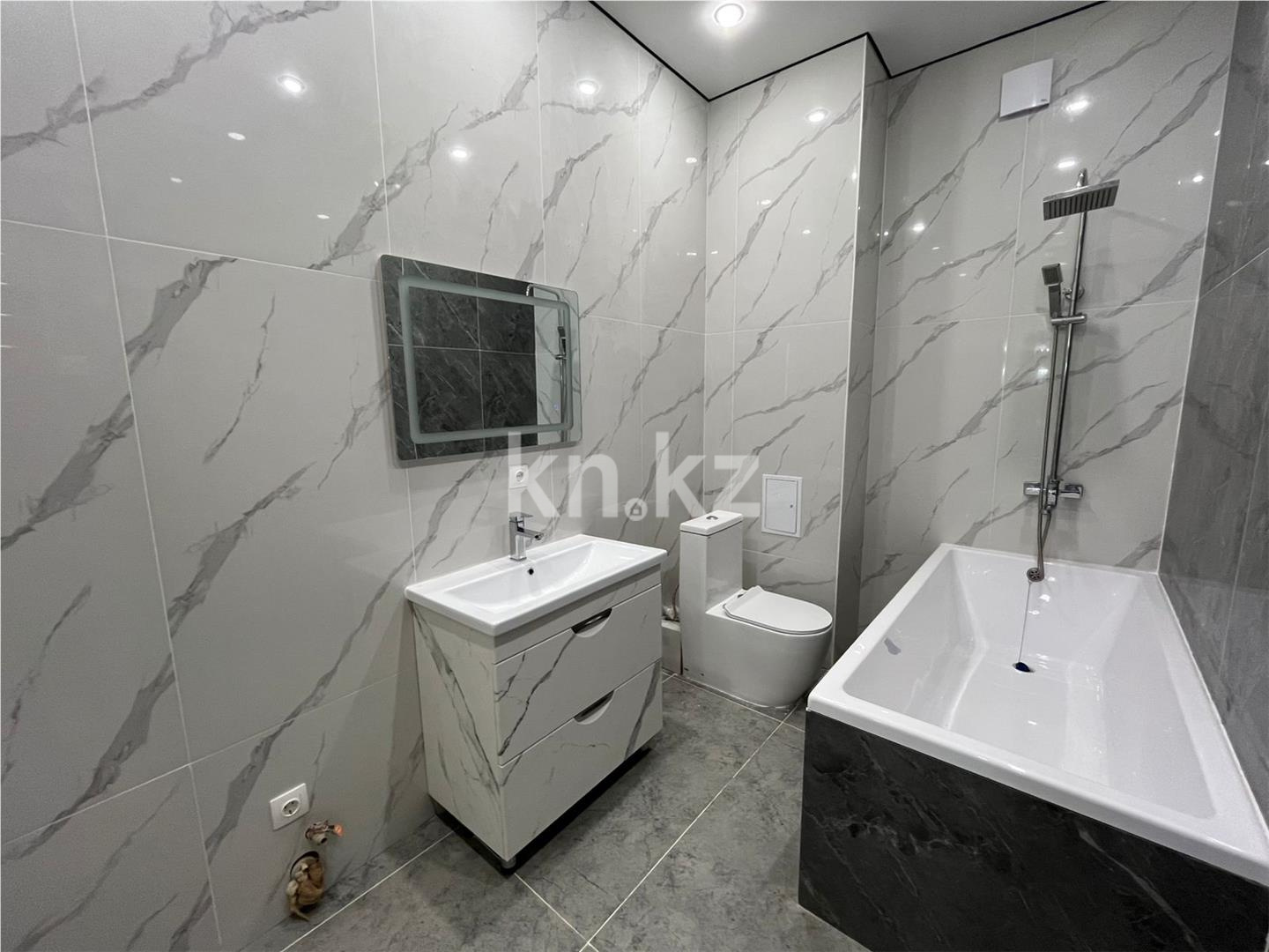 Продажа 2-комнатной квартиры, 65 м², ул. Казыбек би в Астане - фото 14