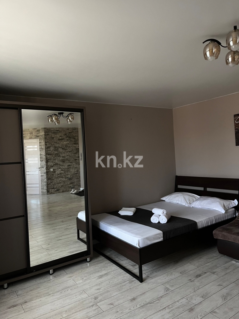 Аренда 1-комнатной квартиры посуточно, 38 м² в Усть-Каменогорске - фото 2