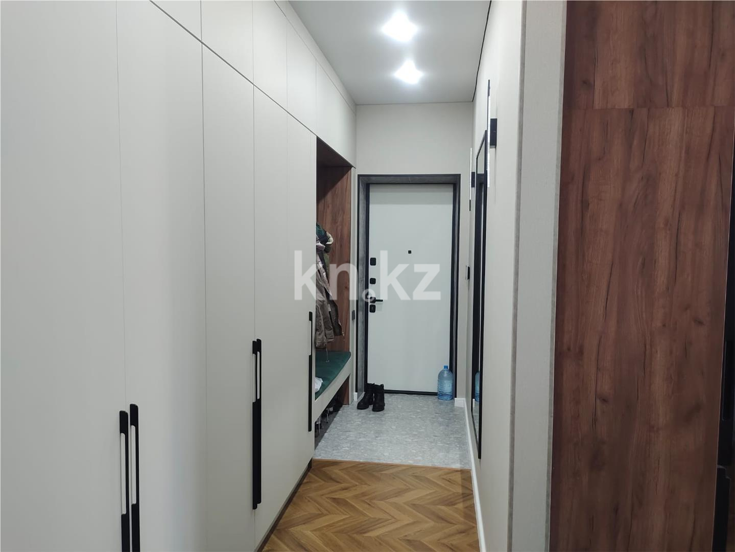 Продажа 3-комнатной квартиры, 82 м², 067 учетный квартал, дом  ст502 в Караганде - фото 12