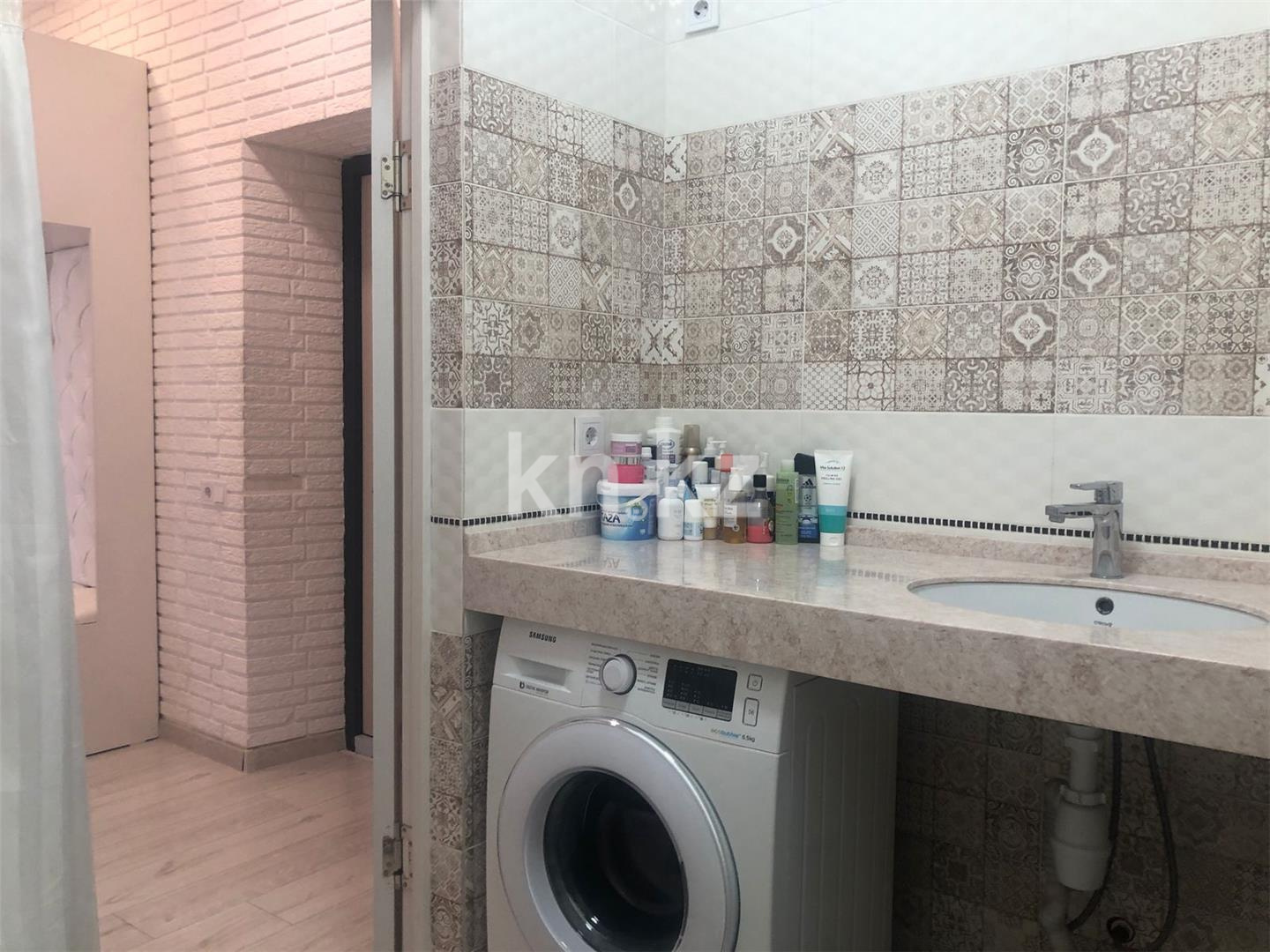 Продажа 2-комнатной квартиры, 59 м², ул. Ондасынова, дом  8 в Караганде - фото 14