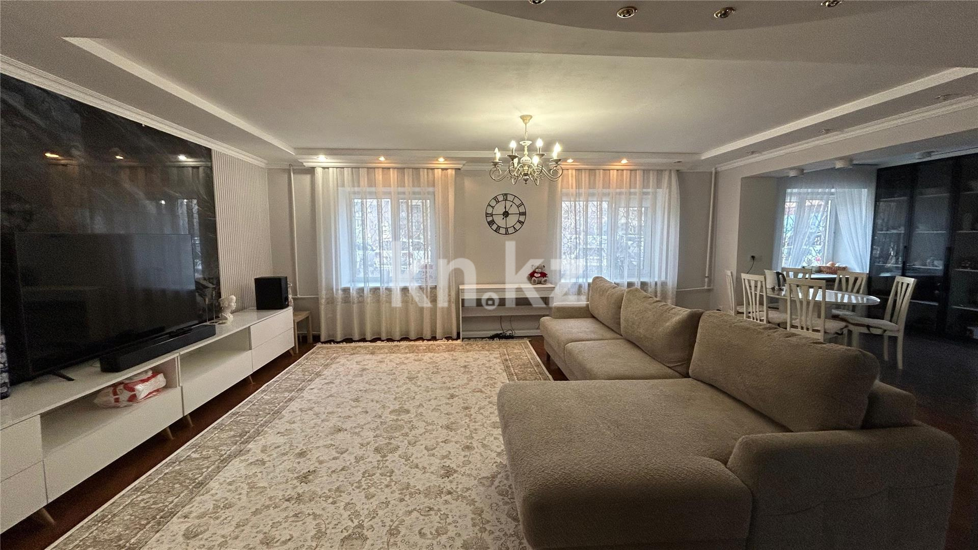 Продажа 4-комнатной квартиры, 137 м², ул. Алиханова в Караганде