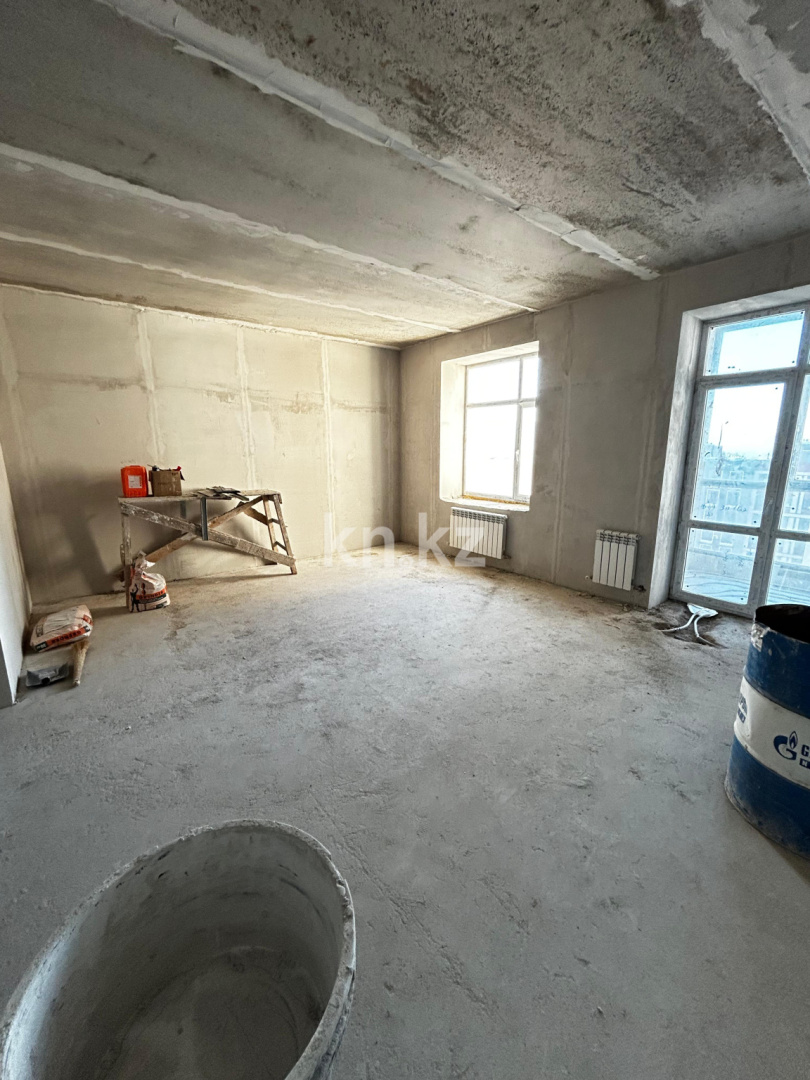 Продажа 3-комнатной квартиры, 92 м², ул. Букетова, дом  3/3 в Караганде - фото 2