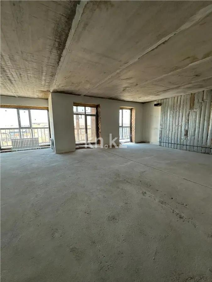 Продажа 4-комнатной квартиры, 104 м² в Караганде