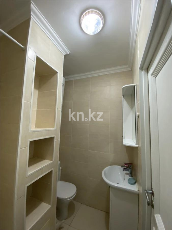 Продажа 2-комнатной квартиры, 44 м², 1 квартал, дом  14 в Караганде - фото 4