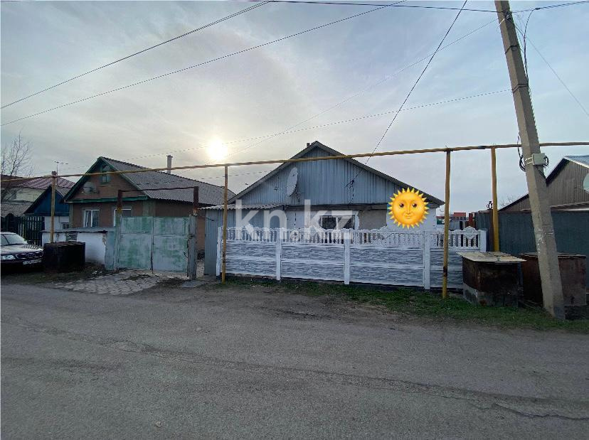 Продажа 4-комнатного дома, 70 м², ул. Памирская в Караганде