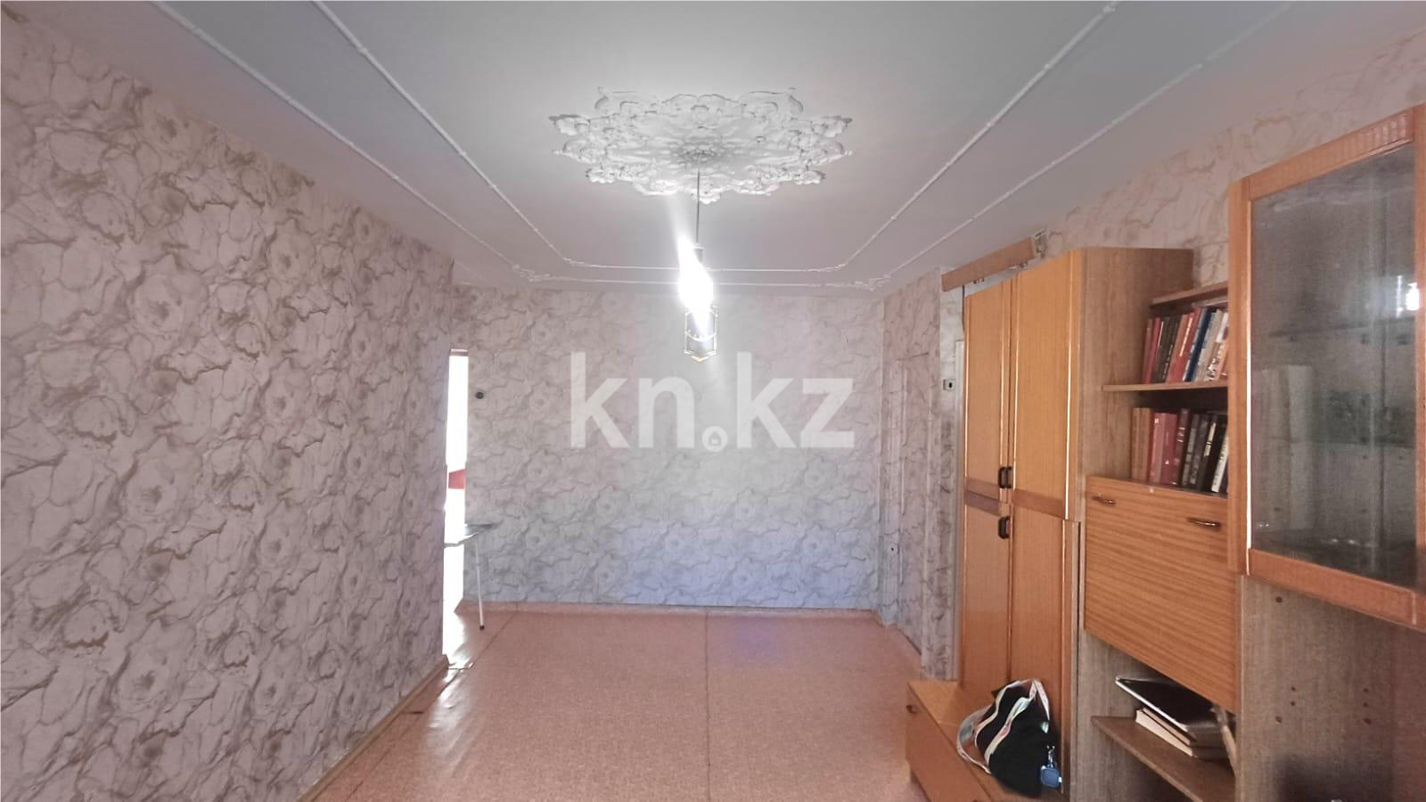 Продажа 3-комнатной квартиры, 55 м², мкр-н 12 в Караганде - фото 3