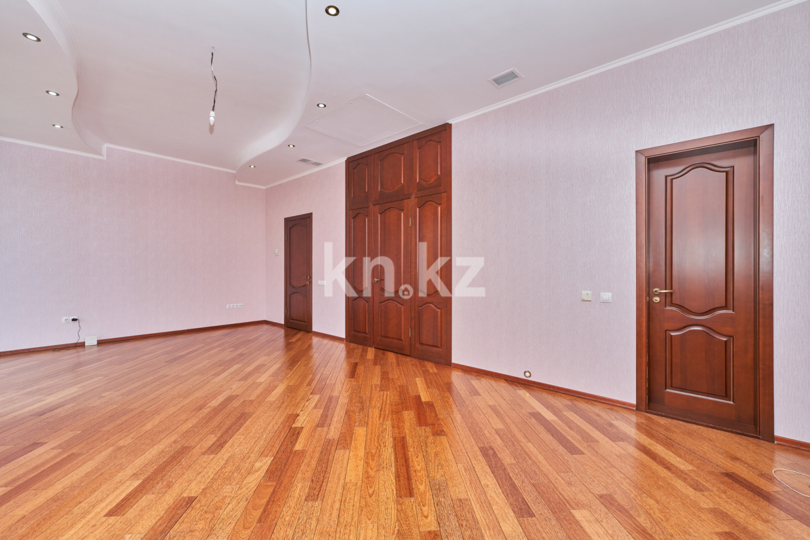 Продажа 10-комнатного дома, 805 м², ул. Ладушкина, дом  120/27 в Алматы - фото 20