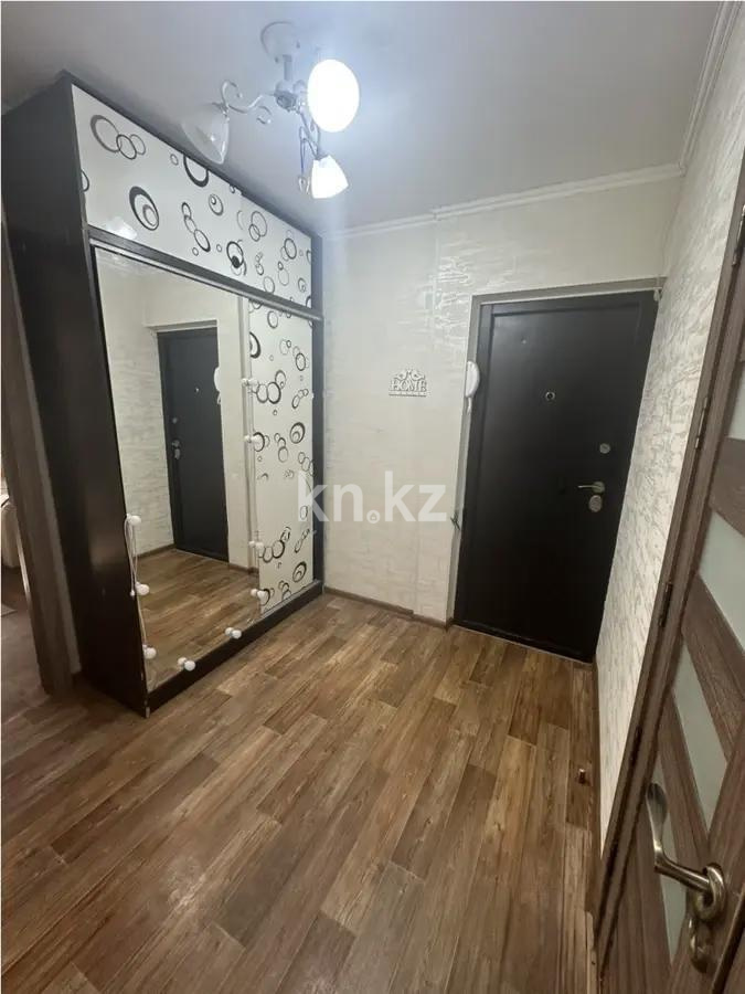 Продажа 3-комнатной квартиры, 63 м², пр. Строителей, дом  23 в Караганде - фото 6