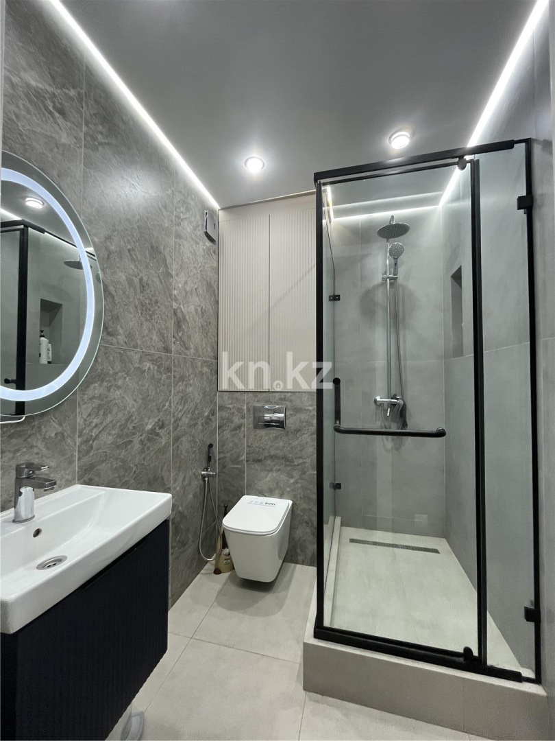 Продажа 4-комнатной квартиры, 110 м², ул. Букетова, дом  60/2 в Караганде - фото 24