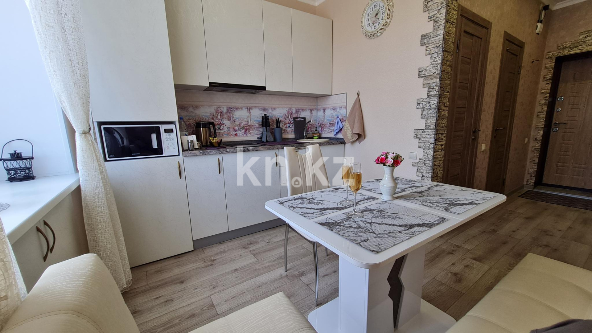 Аренда 2-комнатной квартиры посуточно, 56 м², ул. Чехова, дом  55 в Усть-Каменогорске - фото 14