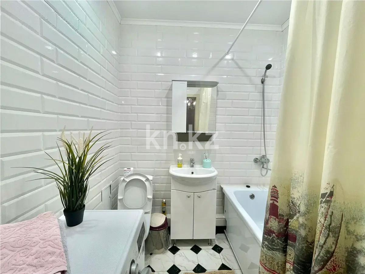 Продажа 2-комнатной квартиры, 45 м², ул. Сауран, дом  10б в Астане - фото 4