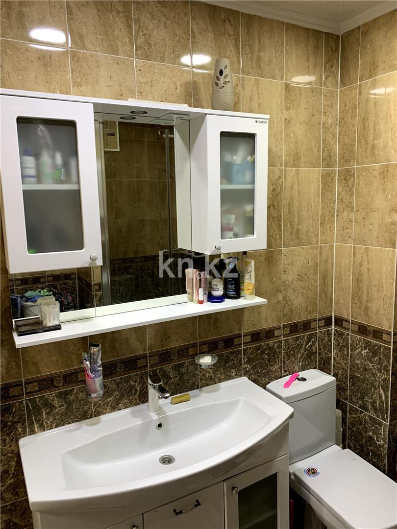 Продажа 3-комнатной квартиры, 106 м², пр. Шахтеров в Караганде - фото 13