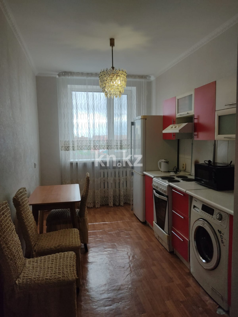 Аренда 1-комнатной квартиры, 40 м², пр. Тлендиева, дом  15/1 в Астане