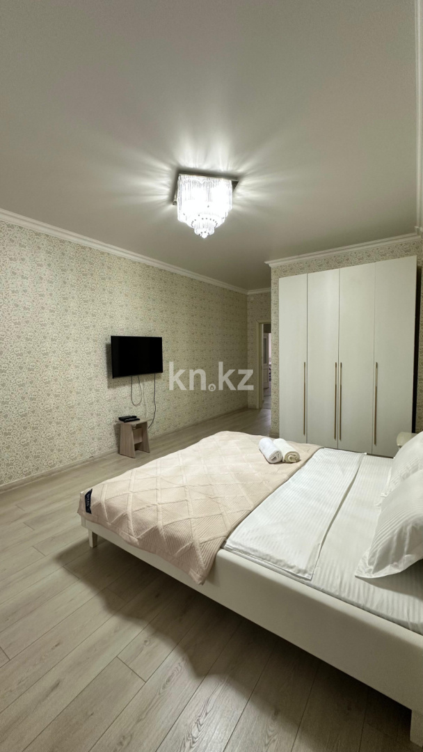 Аренда 3-комнатной квартиры посуточно, 110 м², Навои 208, дом  208/8 - ул. Торайгырова в Алматы