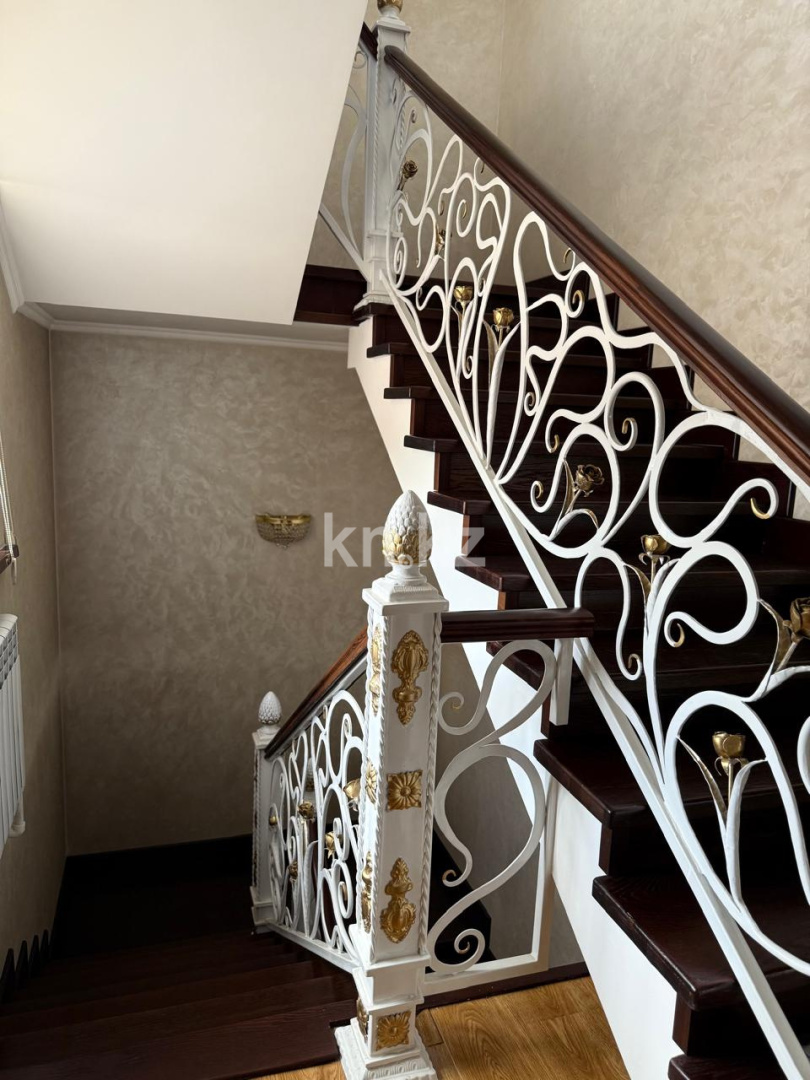 Продажа 5-комнатного дома, 300 м², ул. Космонавтов в Караганде - фото 24