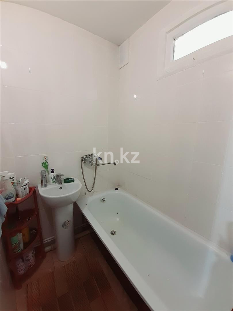 Продажа 2-комнатной квартиры, 44 м², 14 мкр. в Караганде - фото 7