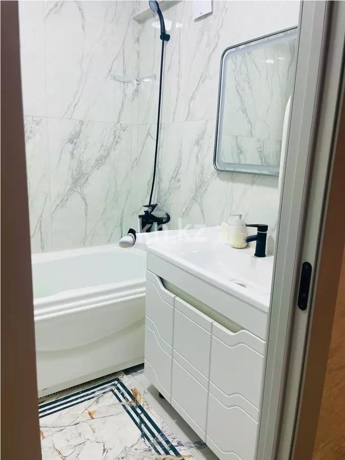 Продажа 3-комнатной квартиры, 69 м², ул. Ходжанова, дом  13 в Алматы - фото 4