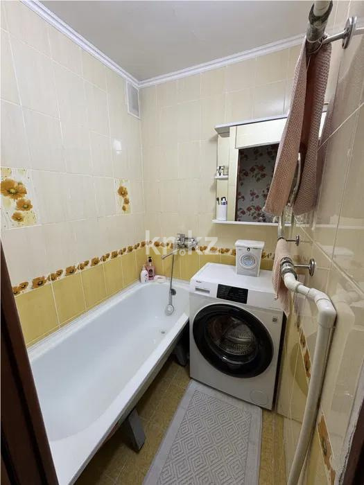 Продажа 2-комнатной квартиры, 45 м², пр. Республики, дом  24 в Караганде - фото 5