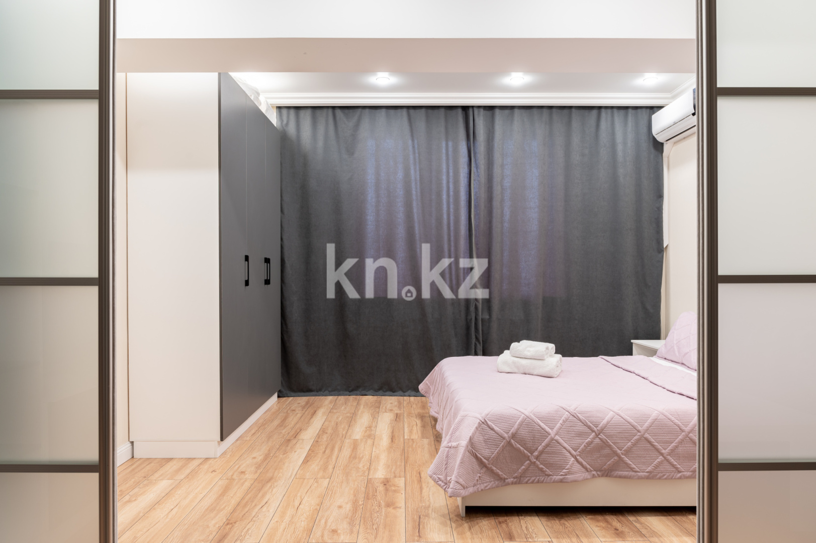 Аренда 1-комнатной квартиры посуточно, 50 м² в Алматы - фото 7