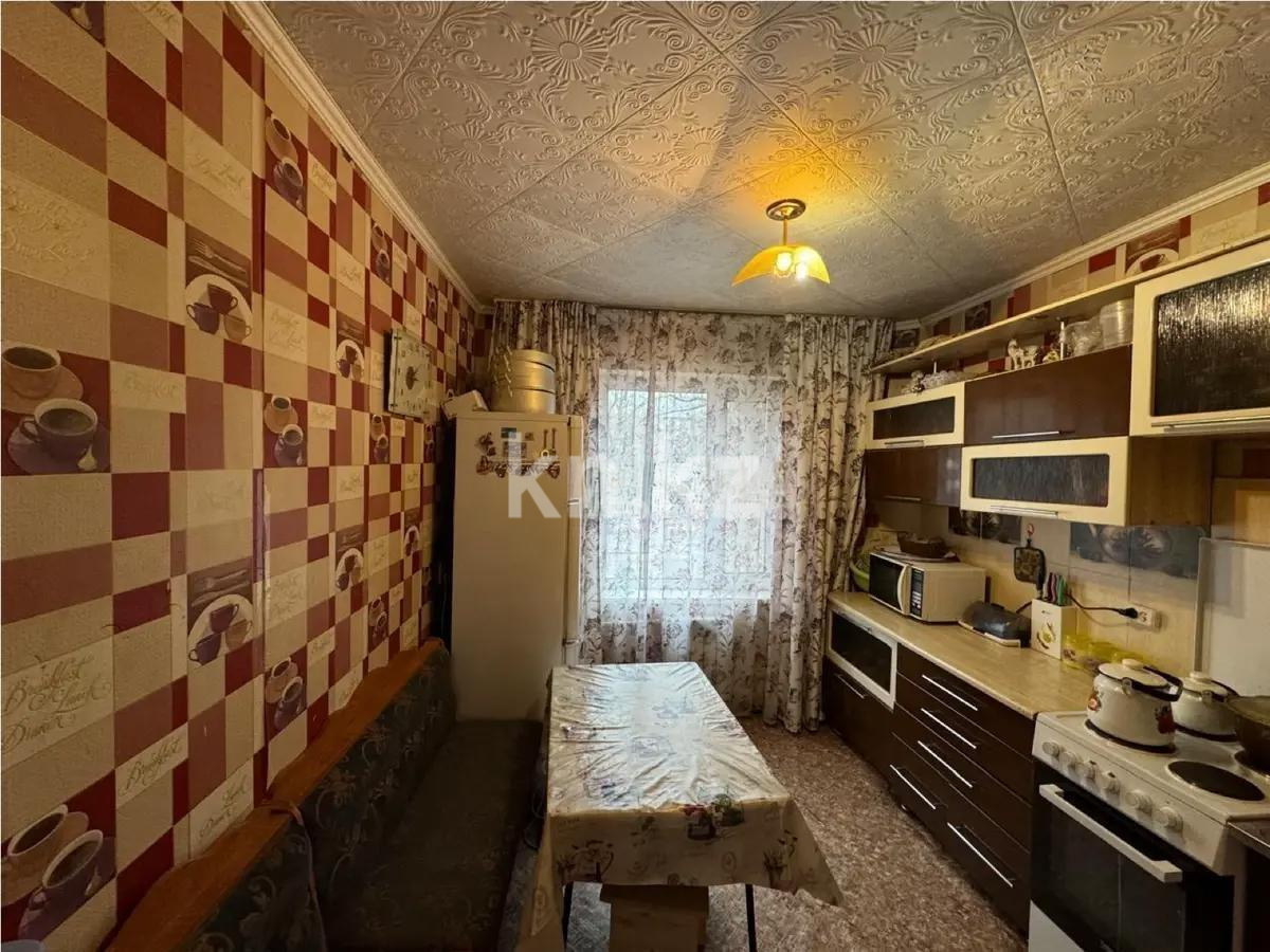 Продажа 4-комнатной квартиры, 75 м², 19 мкр., дом  75 в Караганде - фото 2