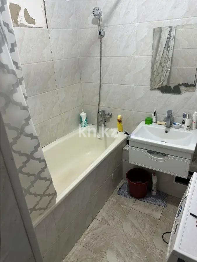 Продажа 2-комнатной квартиры, 52 м², ул. Толе би, дом  72 в Алматы - фото 4
