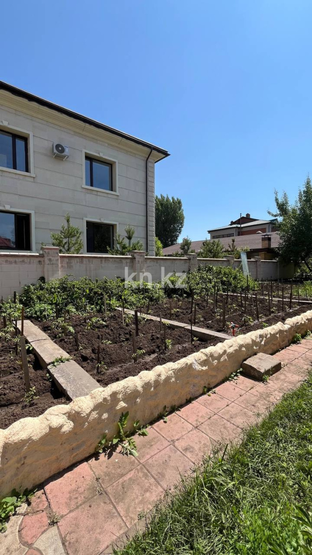 Продажа 9-комнатного дома, 900 м² в Астане