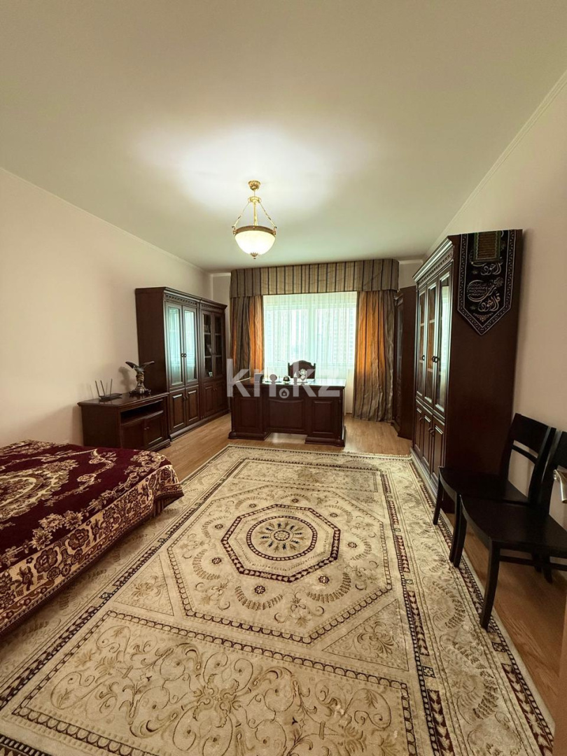 Продажа 3-комнатной квартиры, 130 м², ул. Достык, дом  5/1 - ул. Сауран в Астане