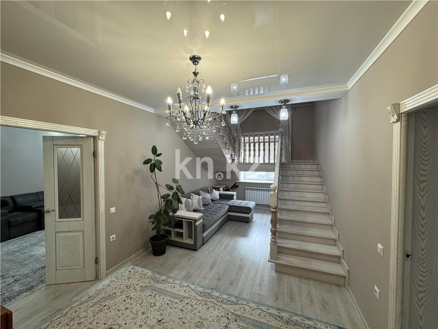 Продажа 3-комнатной квартиры, 144 м², мкр-н Голубые Пруды, дом  5/4 в Караганде - фото 14