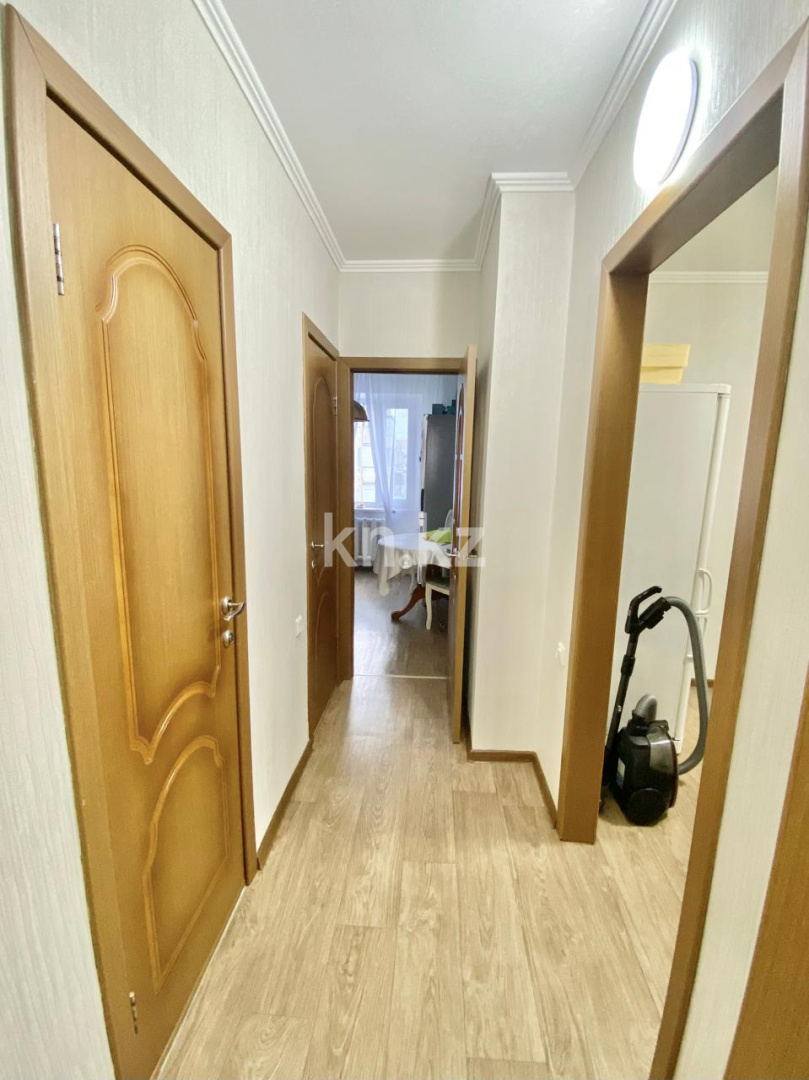 Продажа 3-комнатной квартиры, 65 м², мкр. Голубые Пруды, дом  15 в Караганде - фото 11