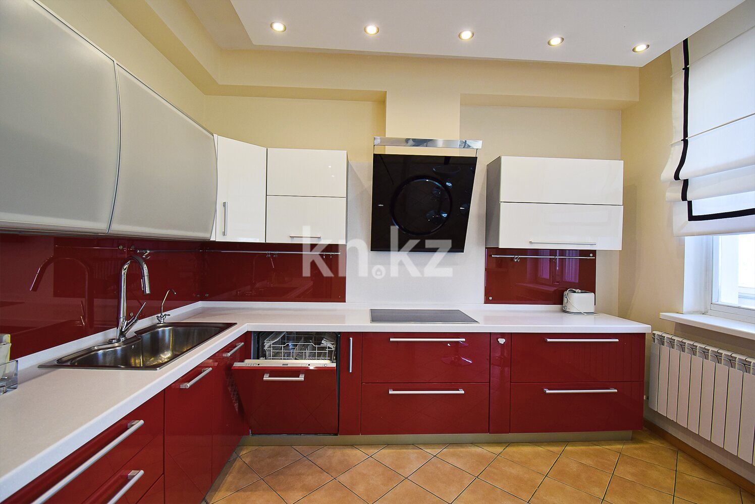 Продажа 4-комнатной квартиры, 241 м² в Алматы - фото 31