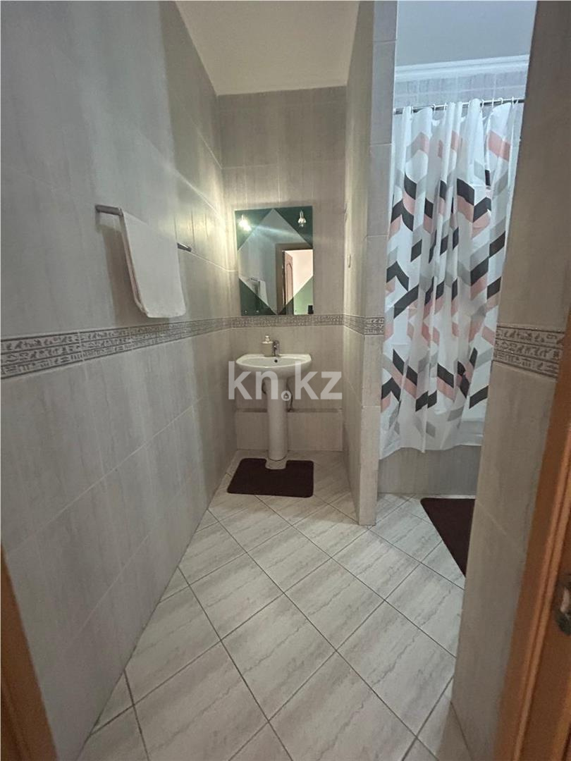 Продажа 3-комнатной квартиры, 100.2 м², ул. Достык в Астане - фото 16