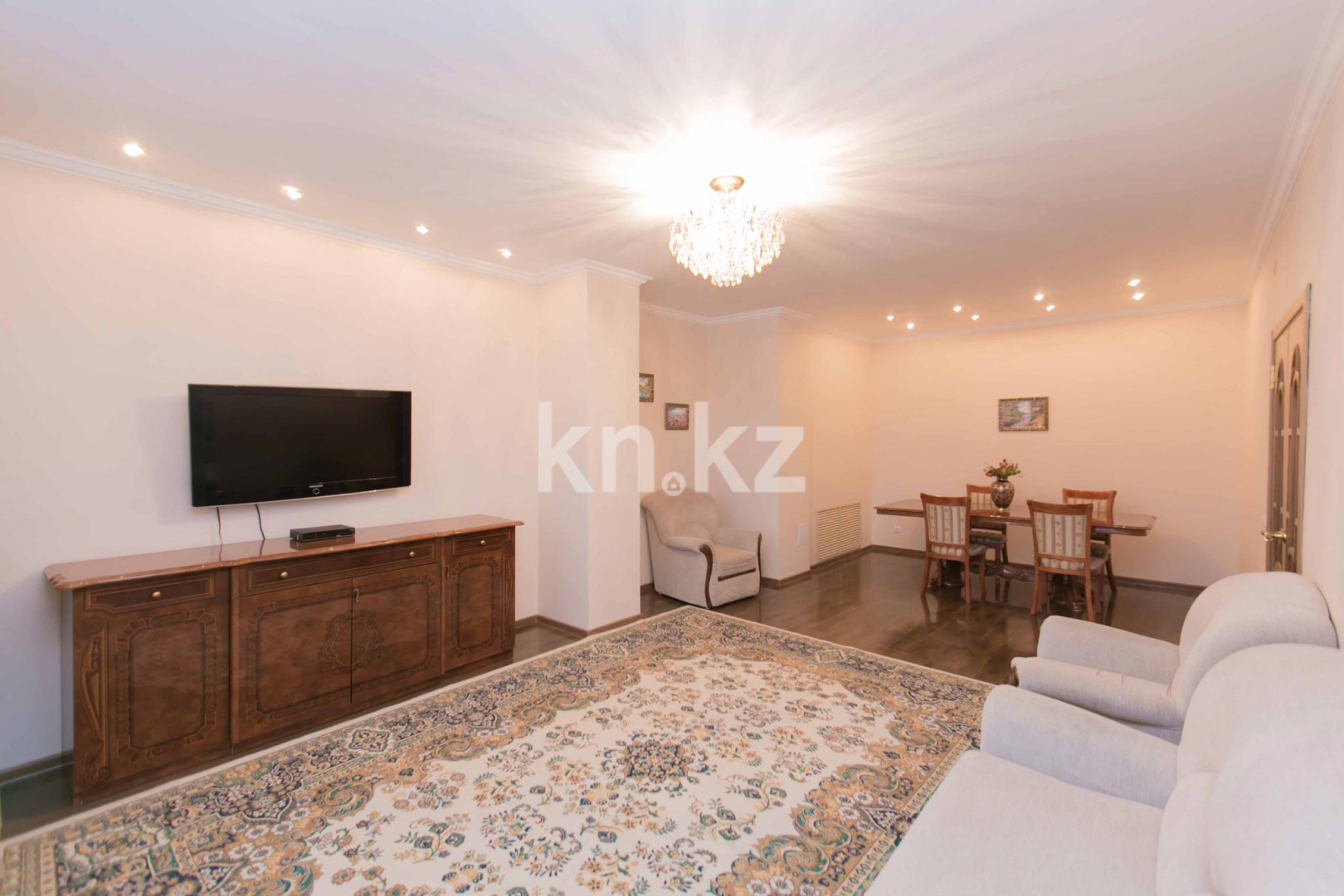 Аренда 2-комнатной квартиры посуточно, 90 м², ул. Сарайшык, дом  34 - ул. Акмешит в Астане