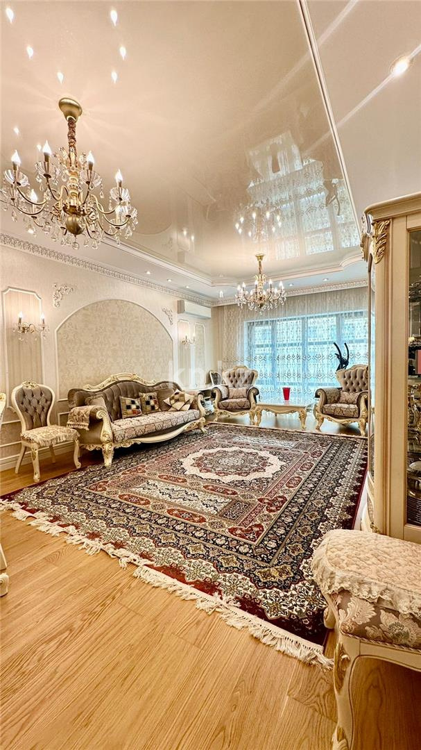 Продажа 4-комнатной квартиры, 159 м², пр. Кабанбай батыра в Астане