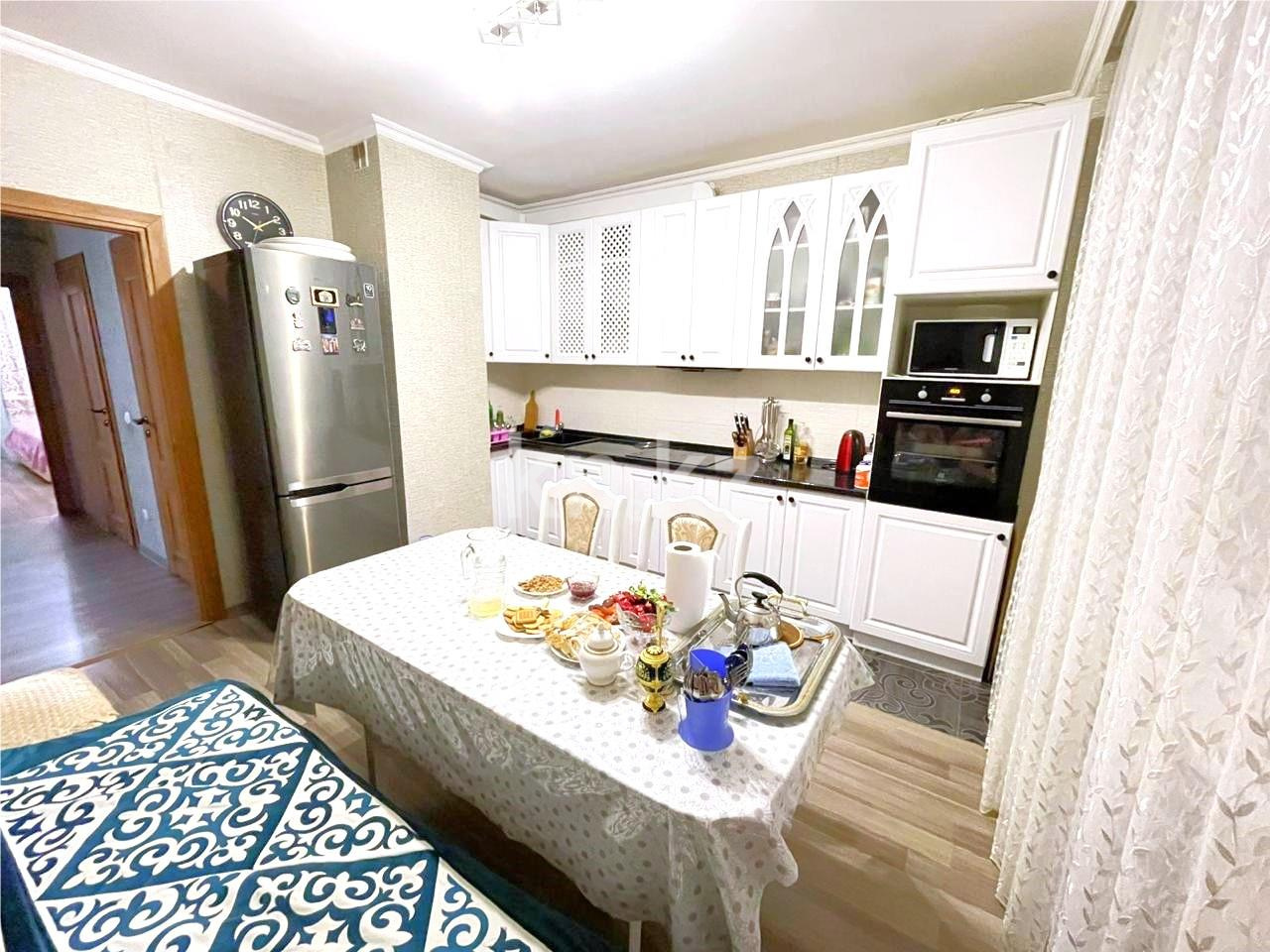 Продажа 3-комнатной квартиры, 92 м², пр. Шахтеров в Караганде - фото 6