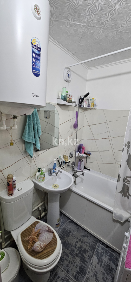 Продажа 2-комнатной квартиры, 42 м², 12 мкр., дом  1 в Караганде - фото 4