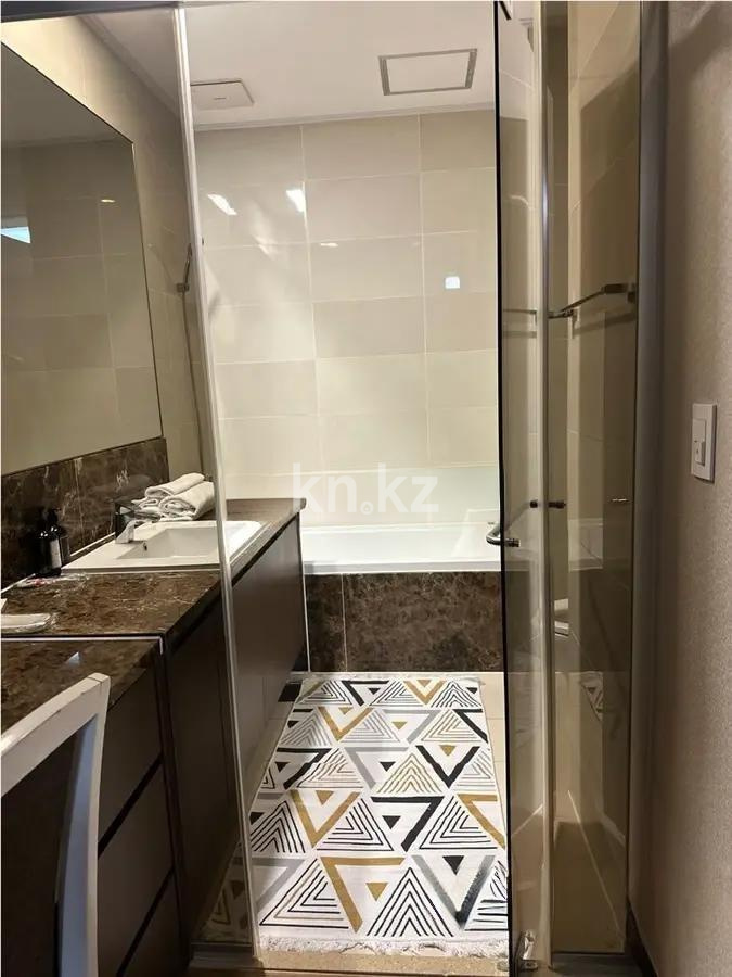 Продажа 2-комнатной квартиры, 70 м², пр. Кошкарбаева, дом  10/1 в Астане - фото 4