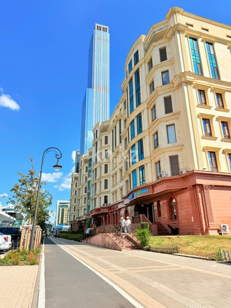 Продажа 5-комнатной квартиры, 300 м² в Астане - фото 2