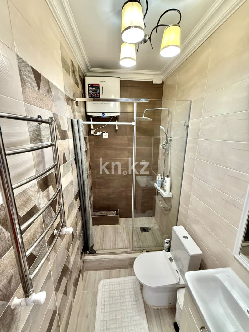 Продажа 4-комнатной квартиры, 140 м², пр. Шахтеров, дом  5/1 в Караганде - фото 20