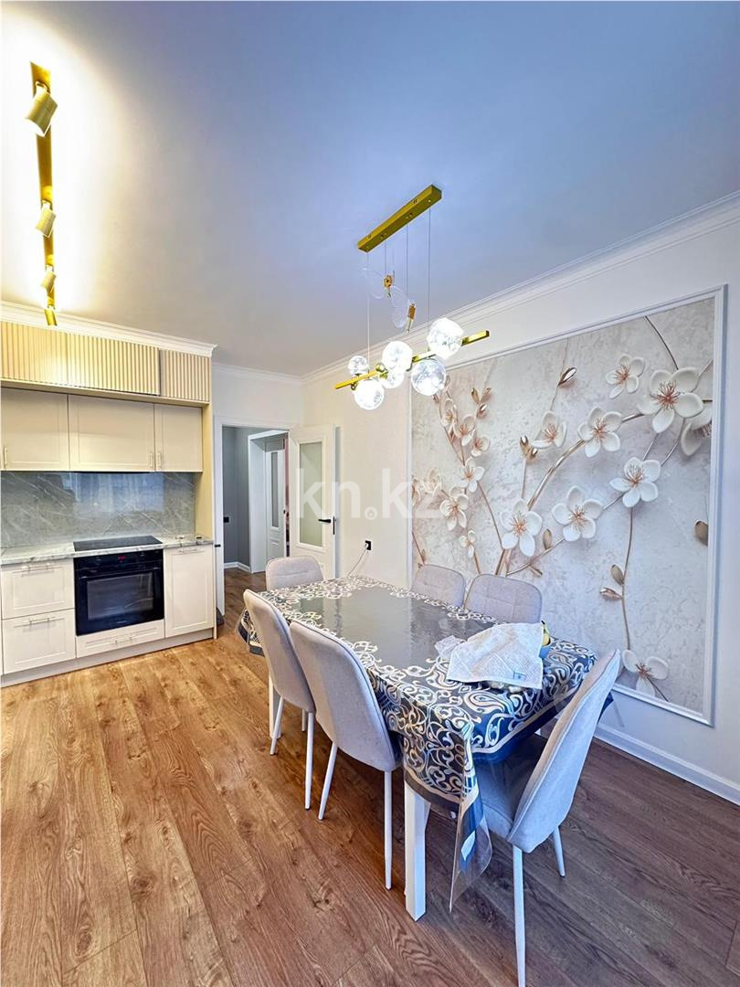 Продажа 3-комнатной квартиры, 90.2 м², ул. Калдаякова в Астане