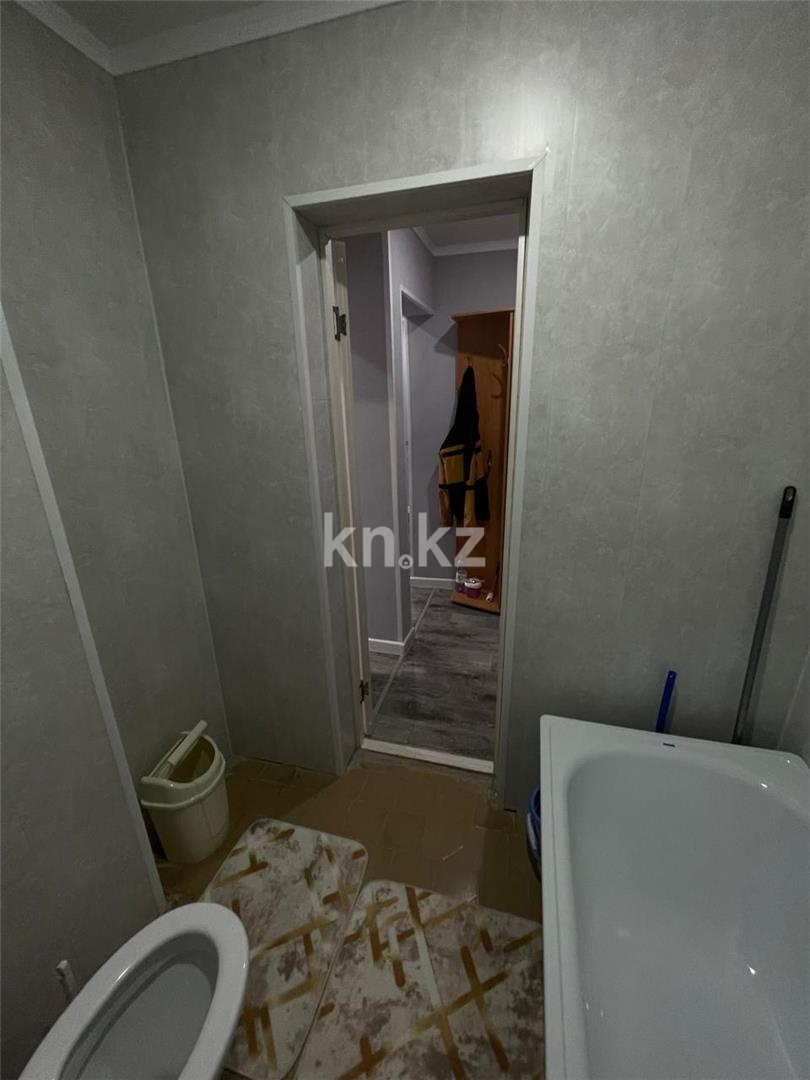 Продажа 1-комнатной квартиры, 35 м², мкр-н Восток-3 в Караганде - фото 9
