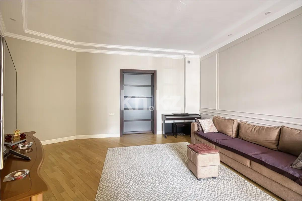 Продажа 2-комнатной квартиры, 90 м², ул. Омаровой, дом  25 в Алматы