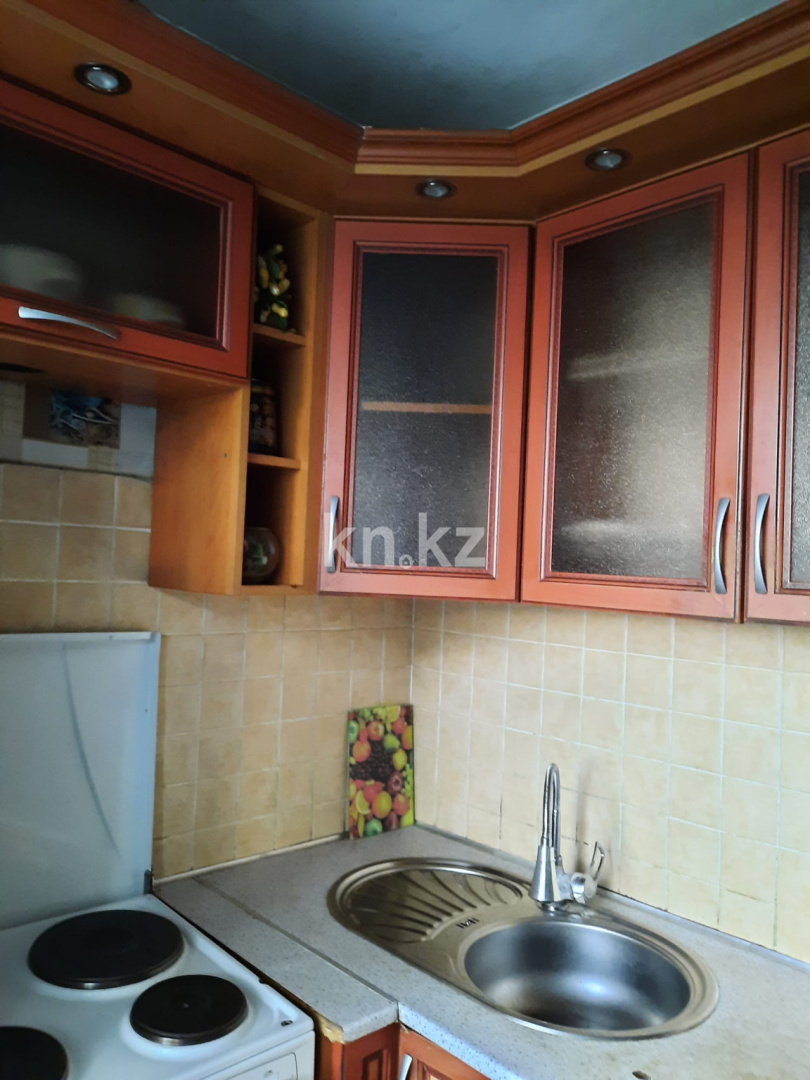 Продажа 3-комнатной квартиры, 48 м², 22-й мкр., дом  3д в Караганде - фото 8