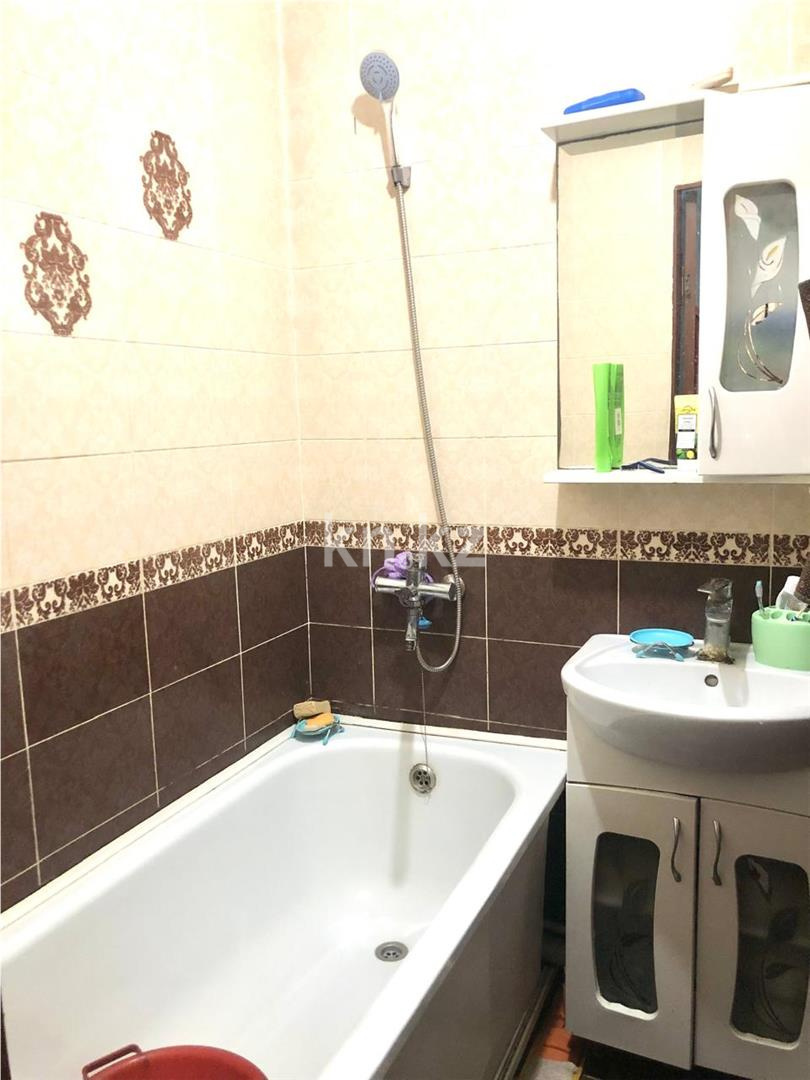 Продажа 3-комнатной квартиры, 63 м², 16 мкр. в Караганде - фото 7