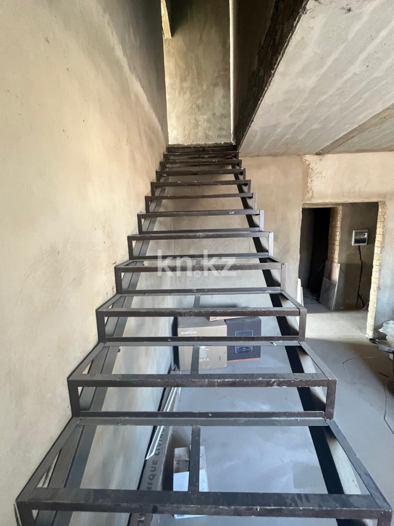 Продажа 5-комнатной квартиры, 178 м², ул. Абишева, дом  2 Б в Караганде - фото 12