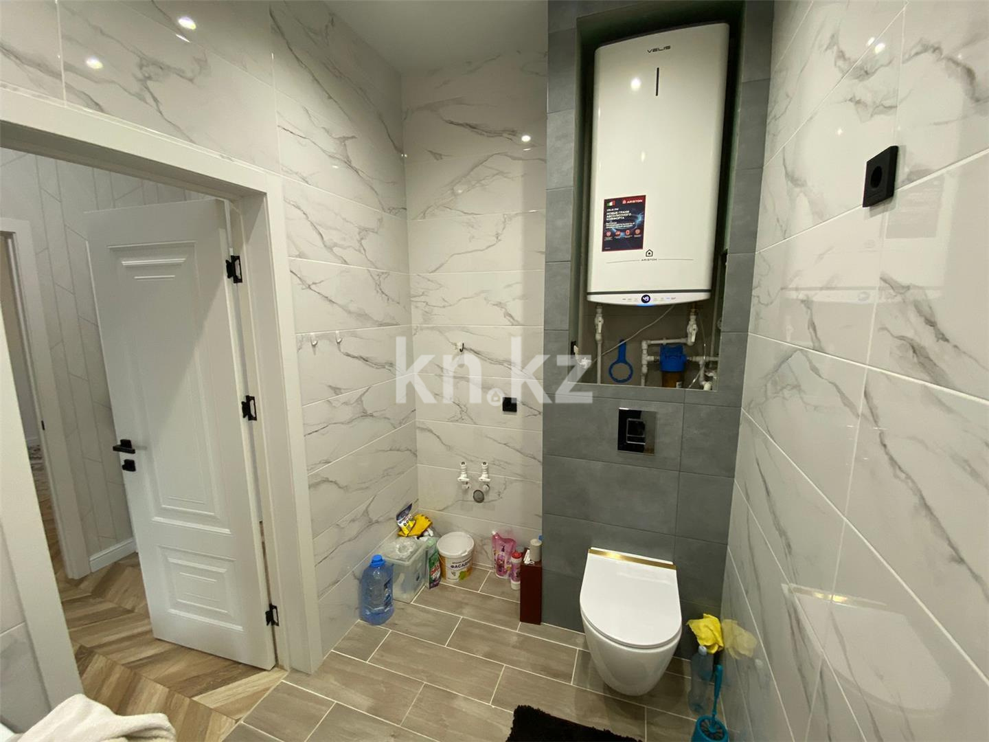 Продажа 3-комнатной квартиры, 98 м², пр. Строителей в Караганде - фото 10