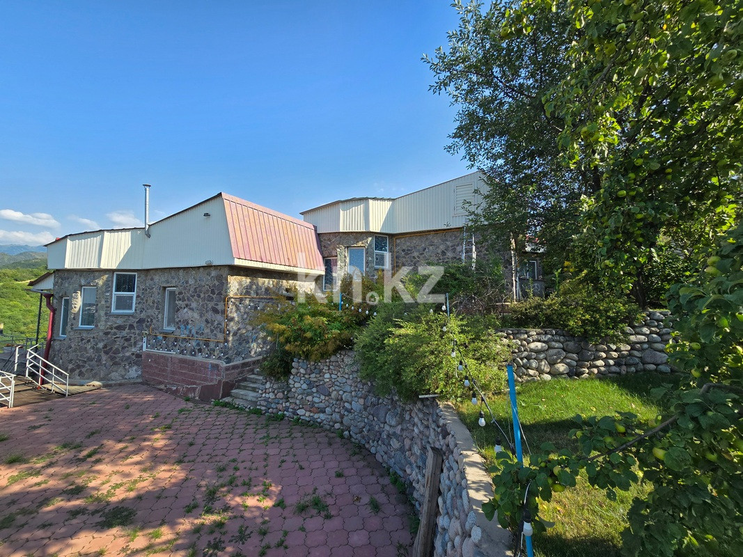 Продажа 5-комнатного дома, 209 м², ул. Ладушкина, дом  173 в Алматы