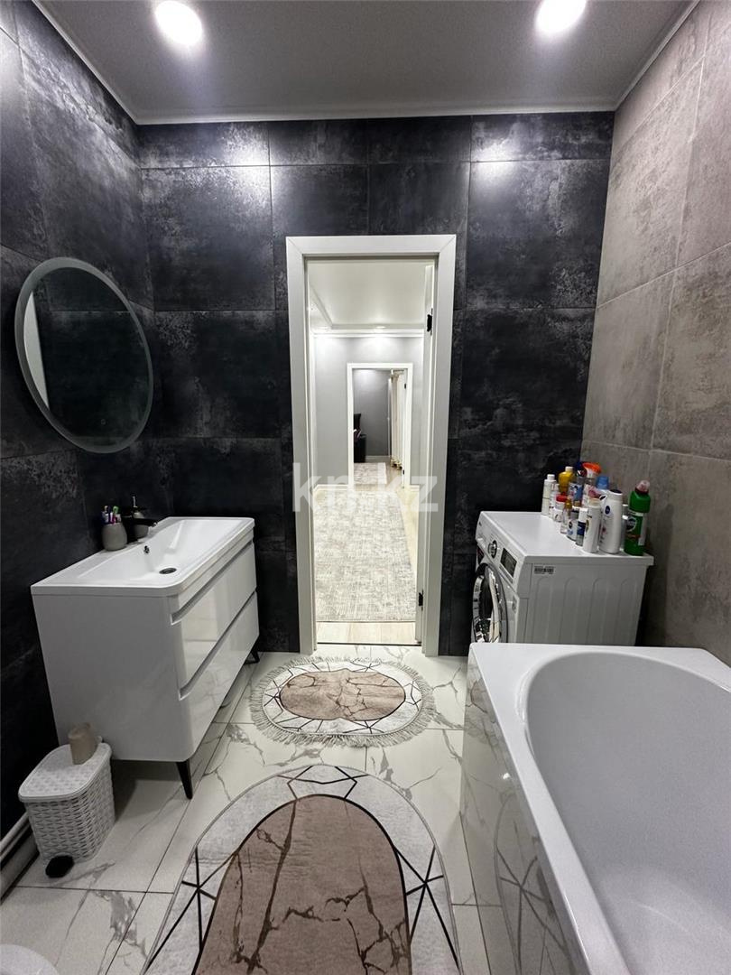 Продажа 2-комнатной квартиры, 65 м², ул. Сатыбалдина в Караганде - фото 12